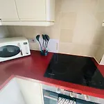 Coastal 2 Bedroom Maisonette With Parking