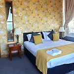 Alexandra Hotel