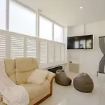 2 Bed In Eastbourne 88874
