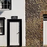 2 Bed In Eastbourne Ehc20