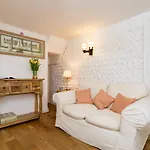 2 Bed In Eastbourne Ehc20