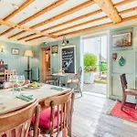Tiger Inn - Elizabeth