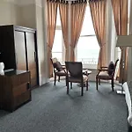 Glastonbury Hotel