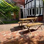 Little Chelsea Garden Flat