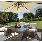 Sleeps10 18-Parking-Garden-Pool-Hottub-Balcony