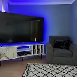 Modern 3B Eastbourne Retreat: Tranquil & Cozy Stay