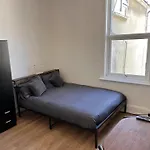 Room With Kitchenette And Shared Bathroom In The Centre