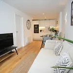 Eastbourne Central Apartment Short And Long Stay Welcome
