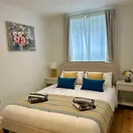 Coastal Hideaway-Modern Flat, 10 Min To Beach&Town