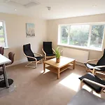 Green Nest Room With Private Bathroom