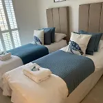 Luxury Beachfront Outstanding 2 Bedroom Apartment
