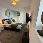 Coastal Residence - Central - 2 Beds - Contractors