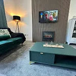 Coastal Residence - Central - 2 Beds - Contractors