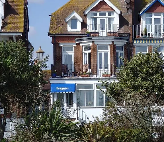 Breakers Bed And Breakfast