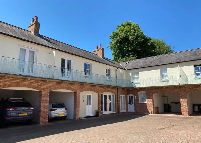 Silverdale Mews