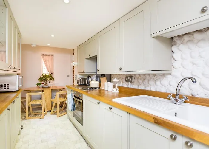 2 Bed In Eastbourne Ehc20