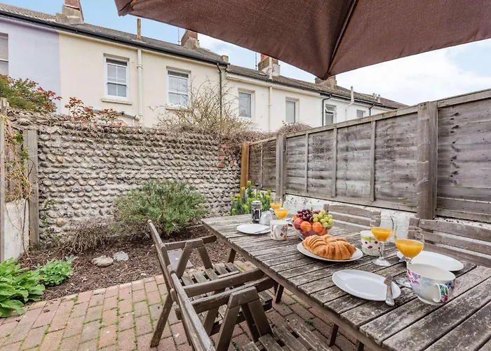 2 Bed In Eastbourne Ehc06