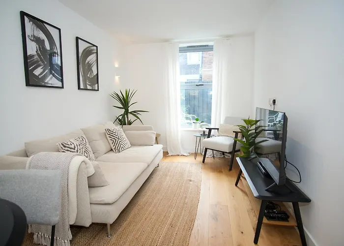 Eastbourne Central Apartment Short And Long Stay Welcome