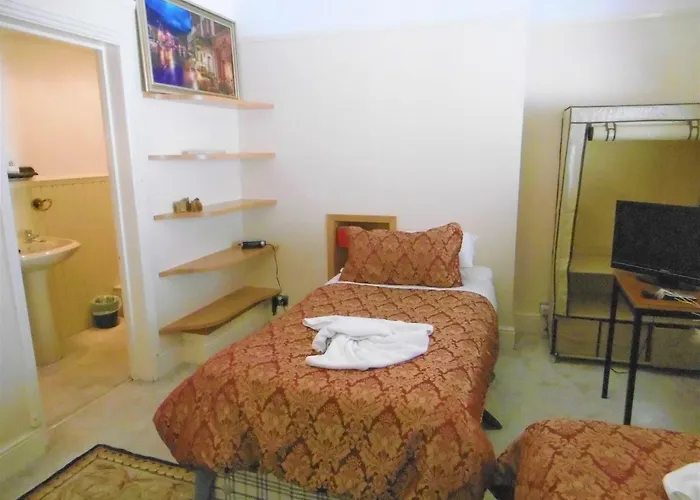 Wilmington Square Penthouse Apartment