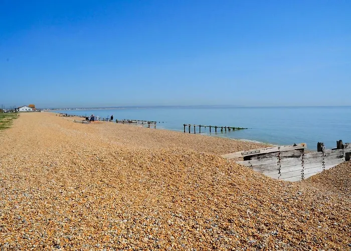 Luxury Beachfront Outstanding 2 Bedroom Apartment