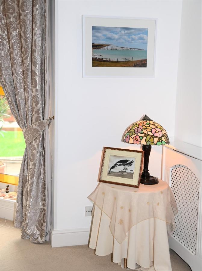 Spacious 3 Minutes To Beach *