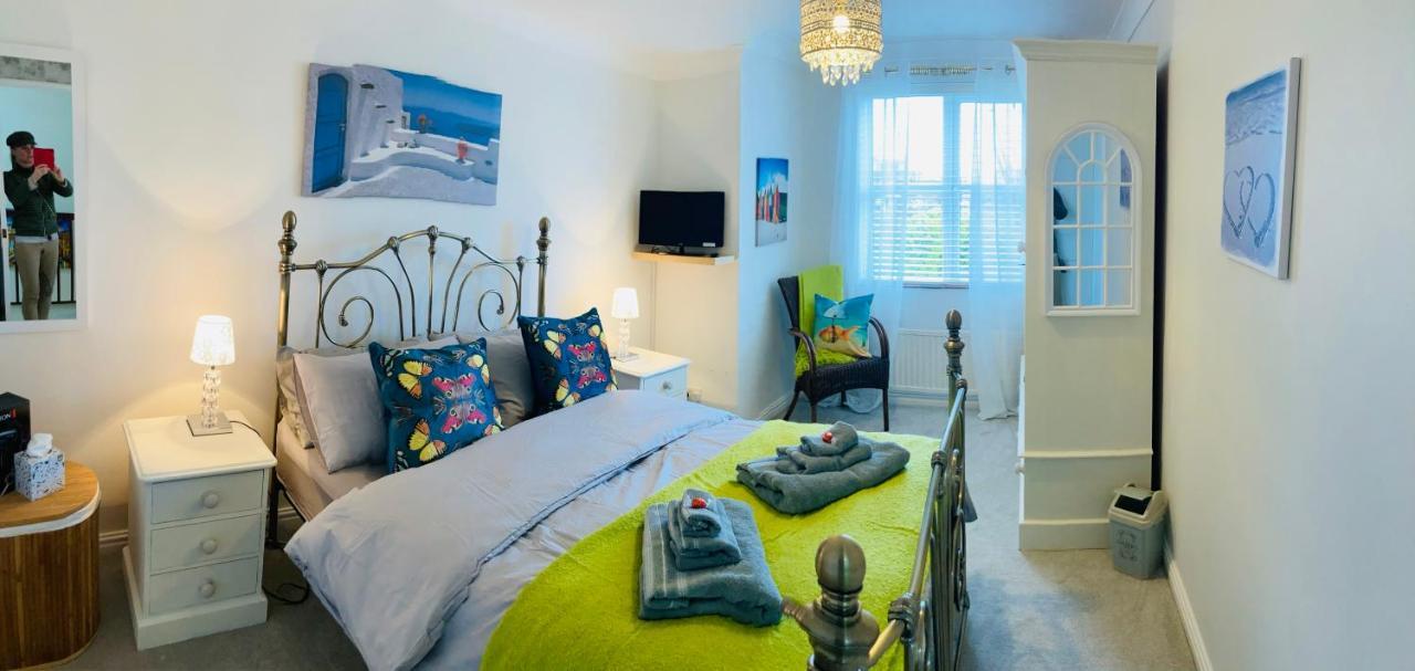 Stunning Seafront House With Garden And Private Parking Holiday home Eastbourne