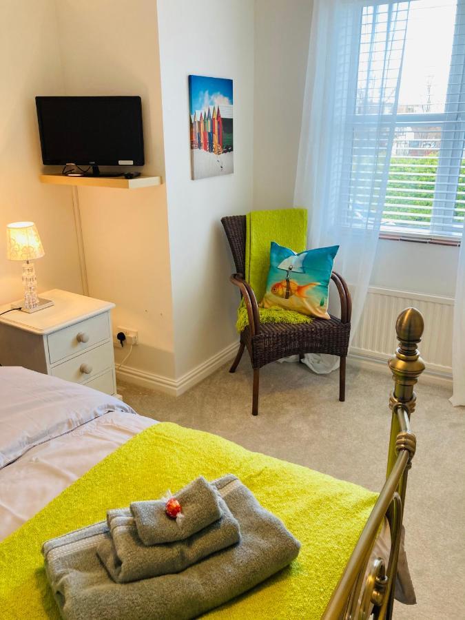 Holiday home Stunning Seafront House With Garden And Private Parking