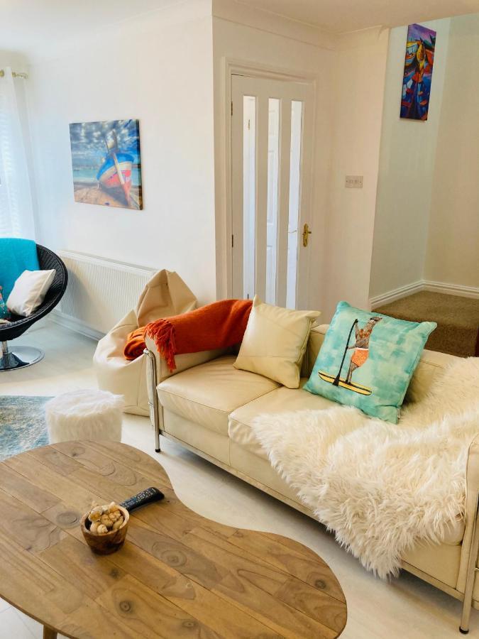 Stunning Seafront House With Garden And Private Parking Holiday home