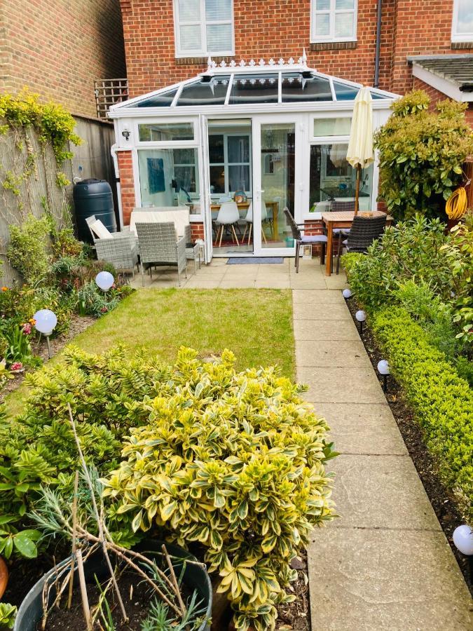 Stunning Seafront House With Garden And Private Parking Holiday home