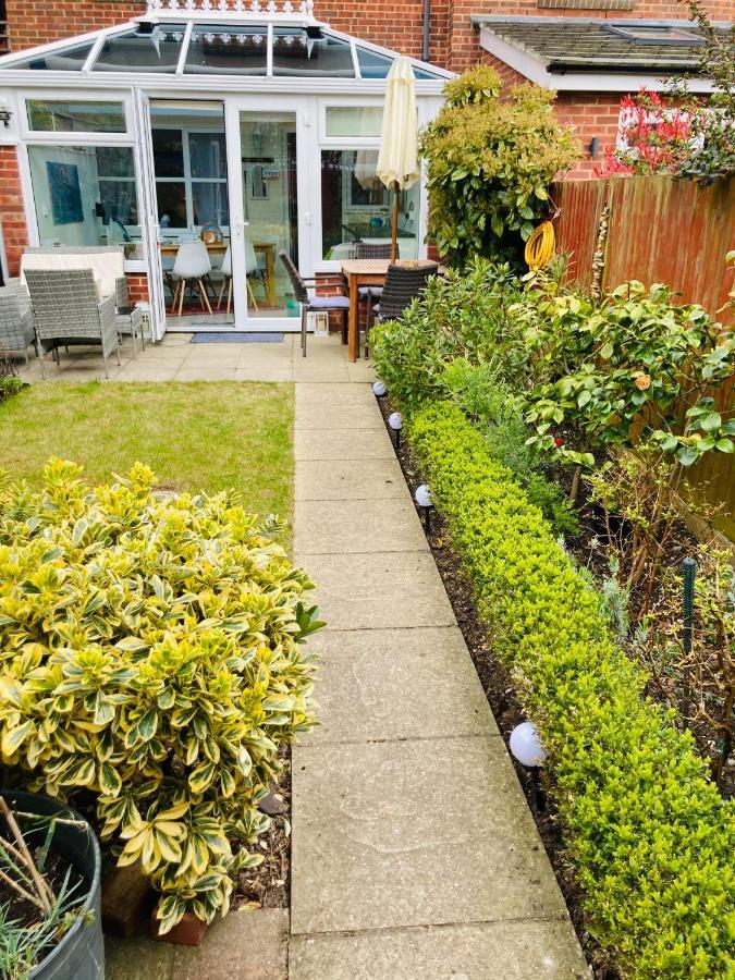 Stunning Seafront House With Garden And Private Parking *