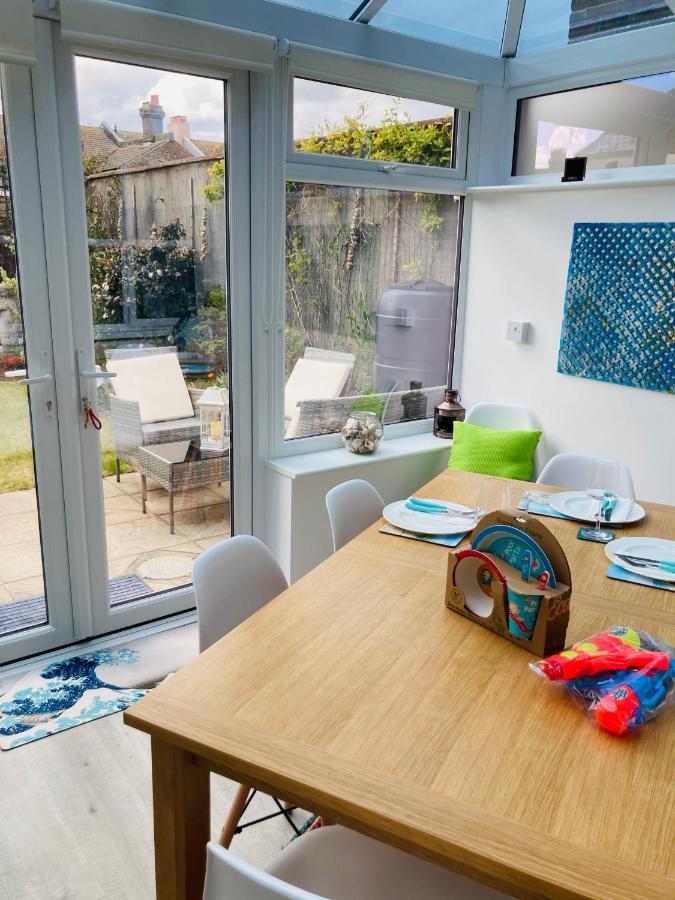 Stunning Seafront House With Garden And Private Parking * Eastbourne