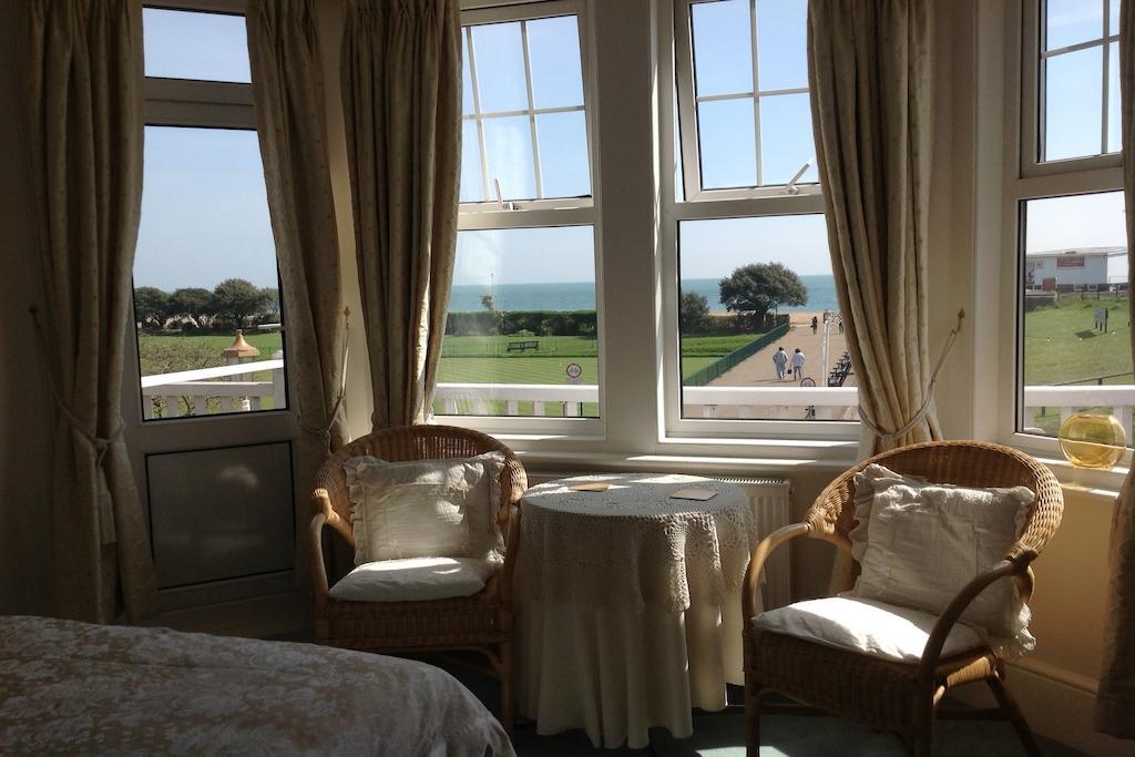 Bassets House 4* Eastbourne