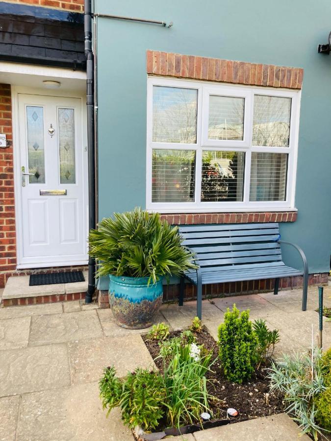 Stunning Seafront House With Garden And Private Parking Holiday home