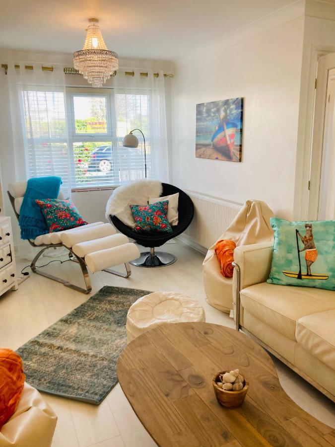 Holiday home Stunning Seafront House With Garden And Private Parking