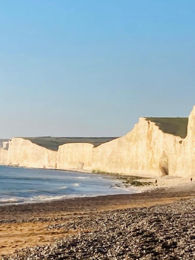 Stunning Seafront House With Garden And Private Parking Holiday home Eastbourne
