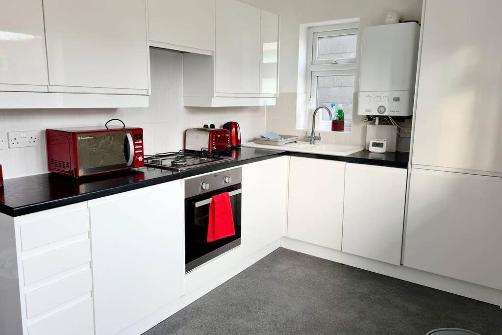 Apartment Seaside Town In Great Location *