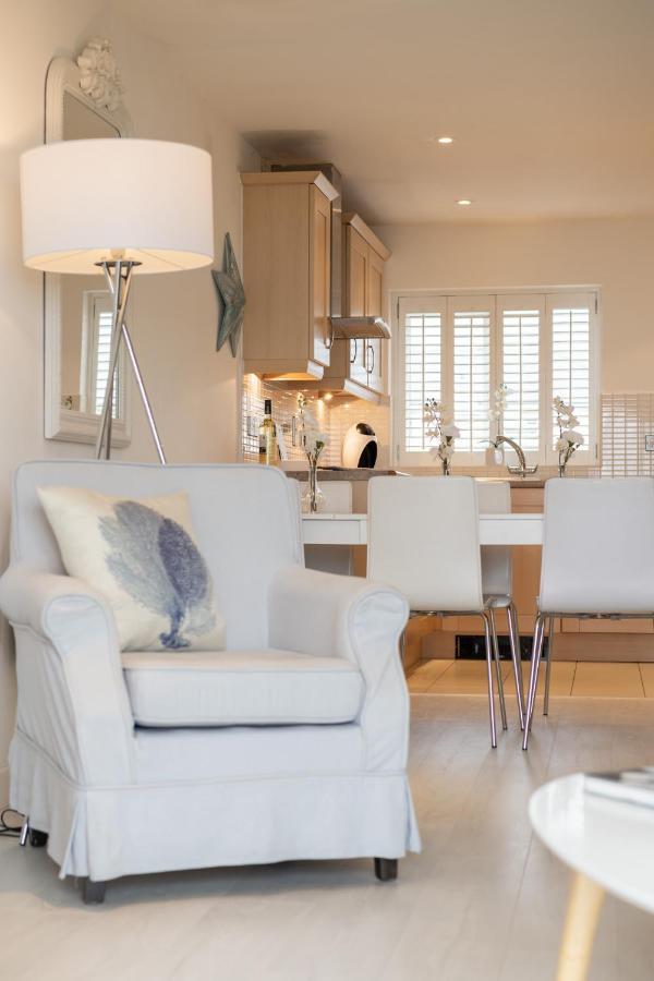 Apartment Luxury Beachfront Outstanding 2 Bedroom Eastbourne