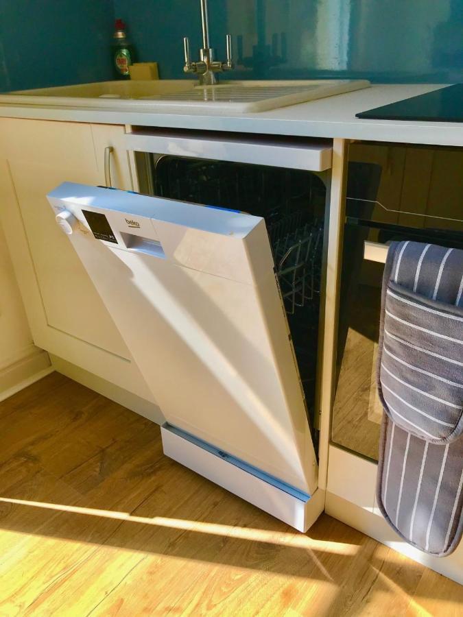 Spacious 3 Minutes To Beach Apartment Eastbourne