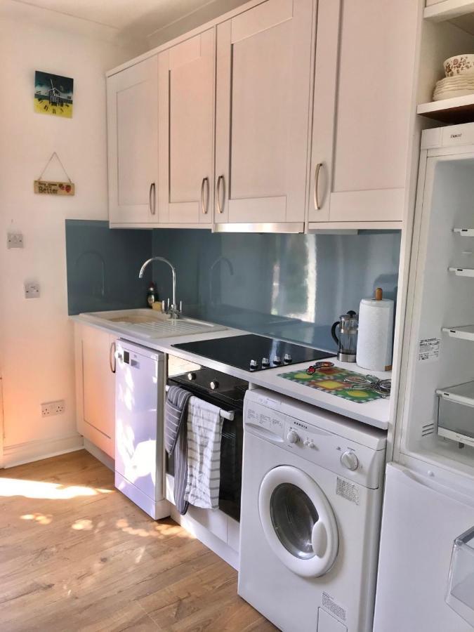Spacious 3 Minutes To Beach * Eastbourne