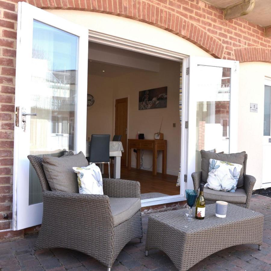 Seaside Mews - Charming 2-bed Close To The Sea *