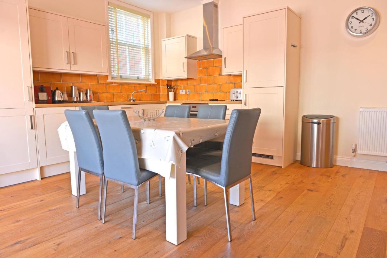 Seaside Mews - Charming 2-bed Close To The Sea