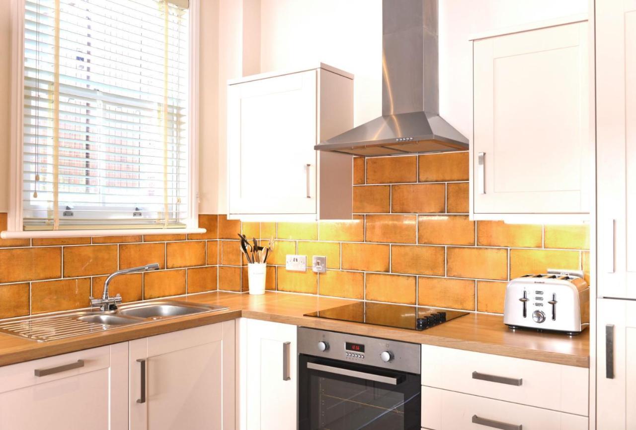 Holiday home Seaside Mews - Charming 2-bed Close To The Sea *