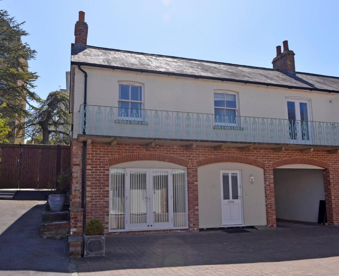 Seaside Mews - Charming 2-bed Close To The Sea *