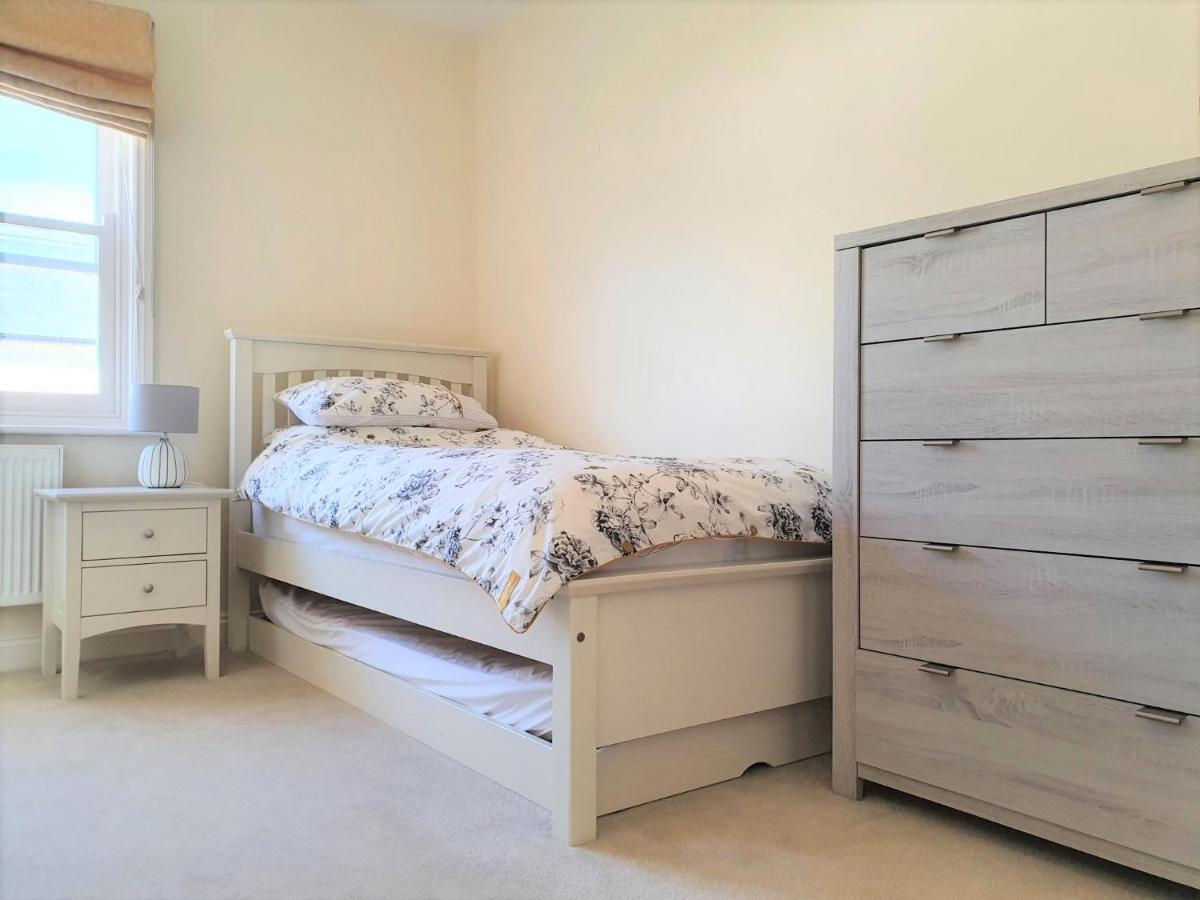 Seaside Mews - Charming 2-bed Close To The Sea *