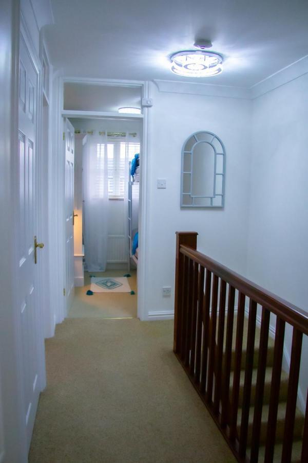 Stunning Seafront House With Garden And Private Parking *