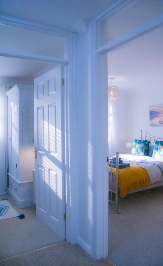 Stunning Seafront House With Garden And Private Parking Eastbourne