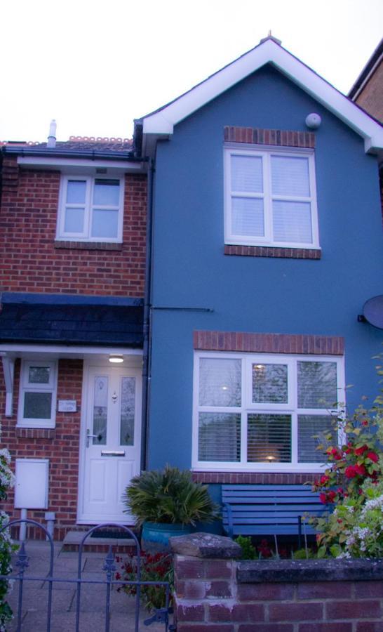 Stunning Seafront House With Garden And Private Parking Holiday home