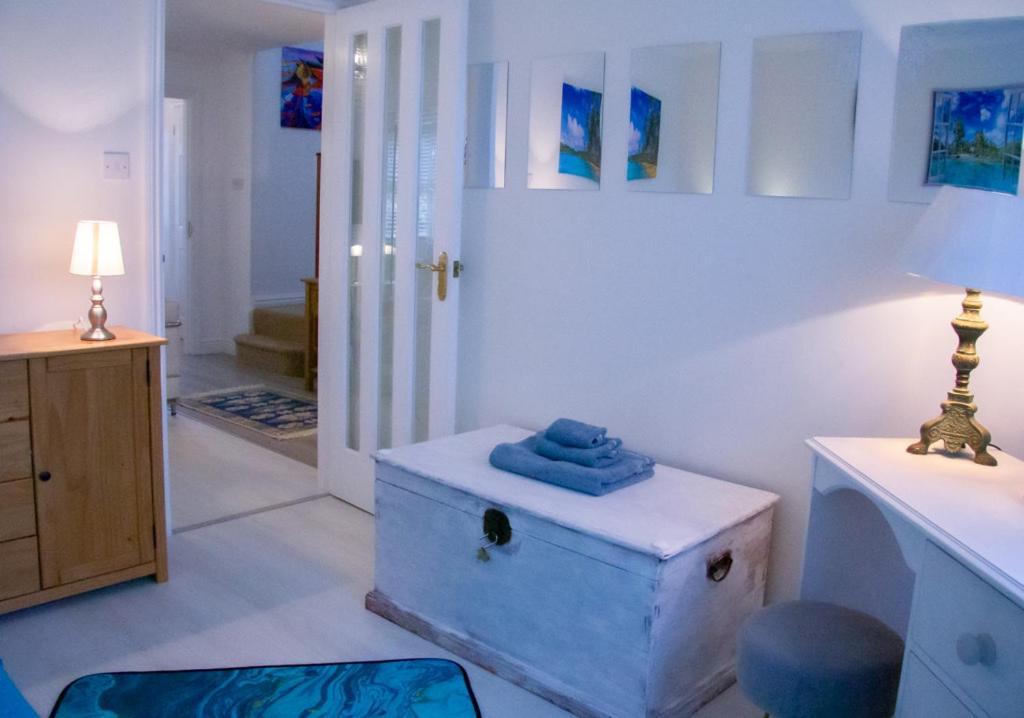 Stunning Seafront House With Garden And Private Parking * Eastbourne