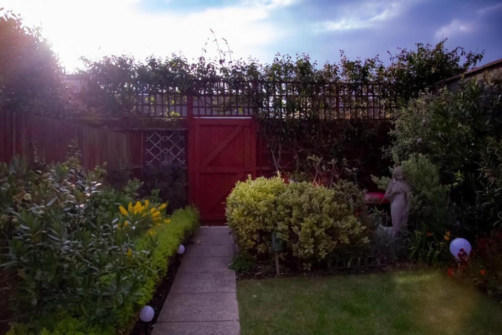 Stunning Seafront House With Garden And Private Parking Holiday home Eastbourne