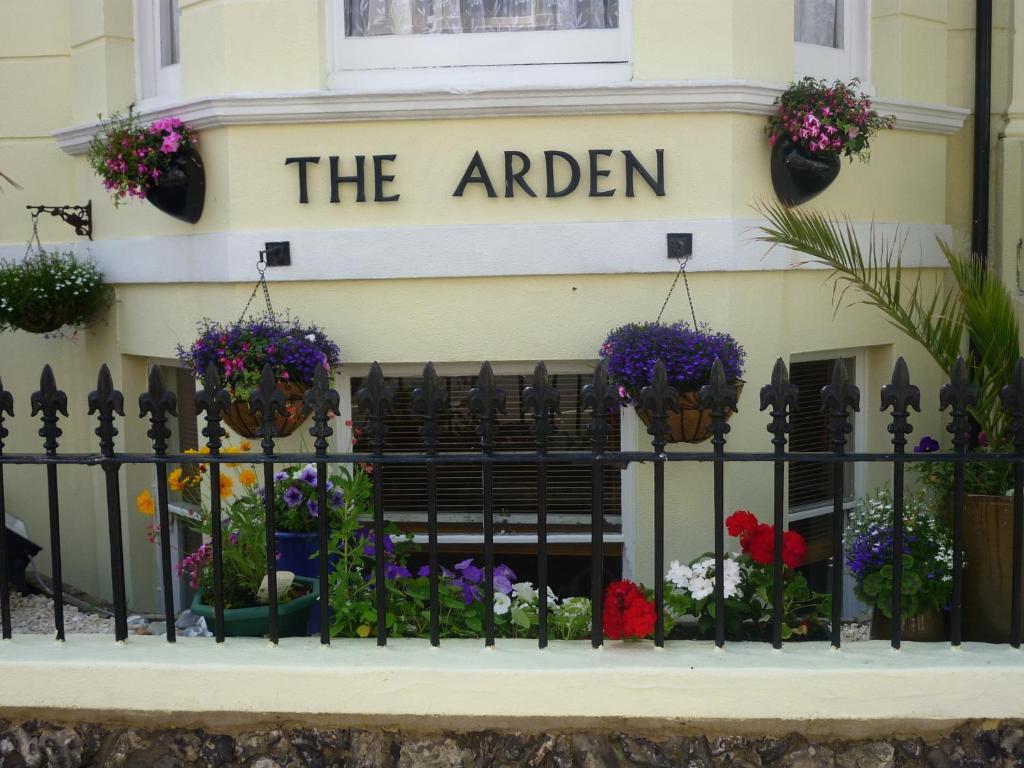 Arden Wisma tamu